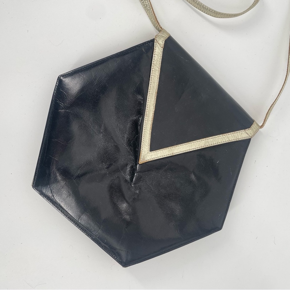 1980s Charles Jourdan Paris Black & Silver Metalic Leather Hexagonal Crossbody - Picture 4 of 13